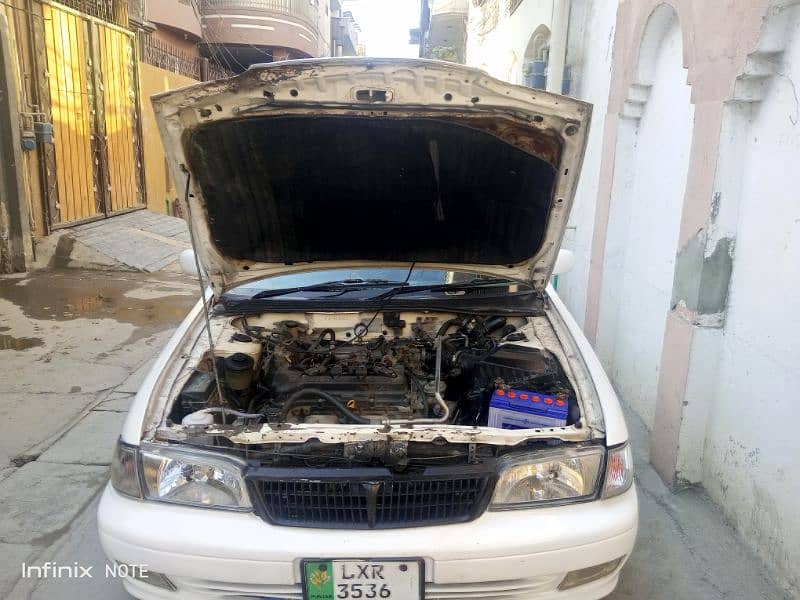 Nissan Sunny 2000 16