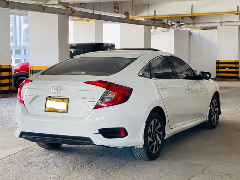 Honda Civic Oriel 2018 7