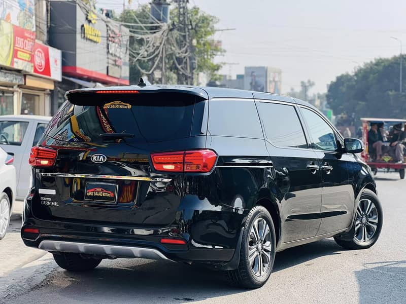 KIA Grand Carnival 2020 13