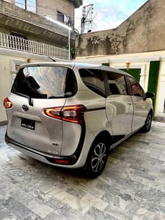 Toyota Sienta 2017