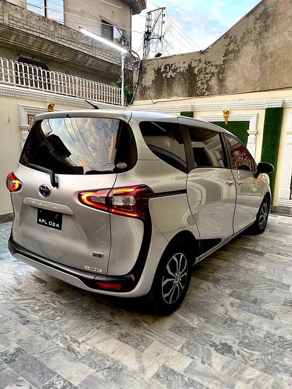 Toyota Sienta 2017 2