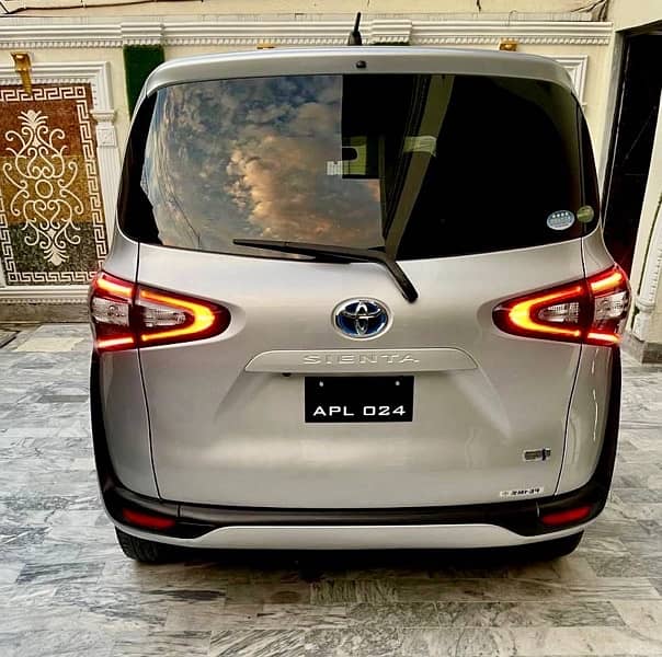 Toyota Sienta 2017 3