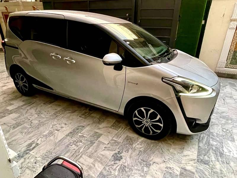 Toyota Sienta 2017 4