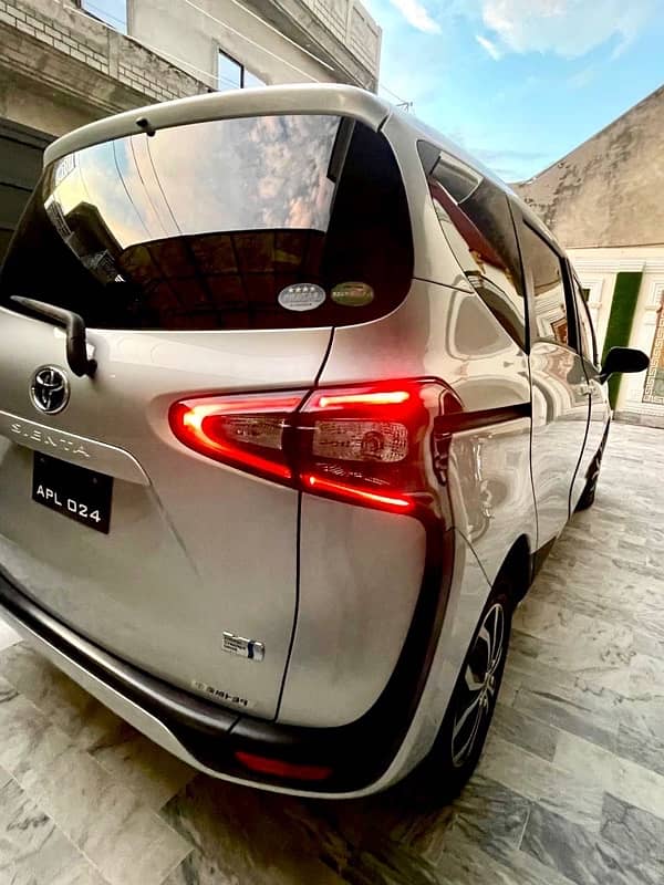 Toyota Sienta 2017 5