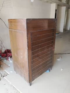 Cash counter for sale