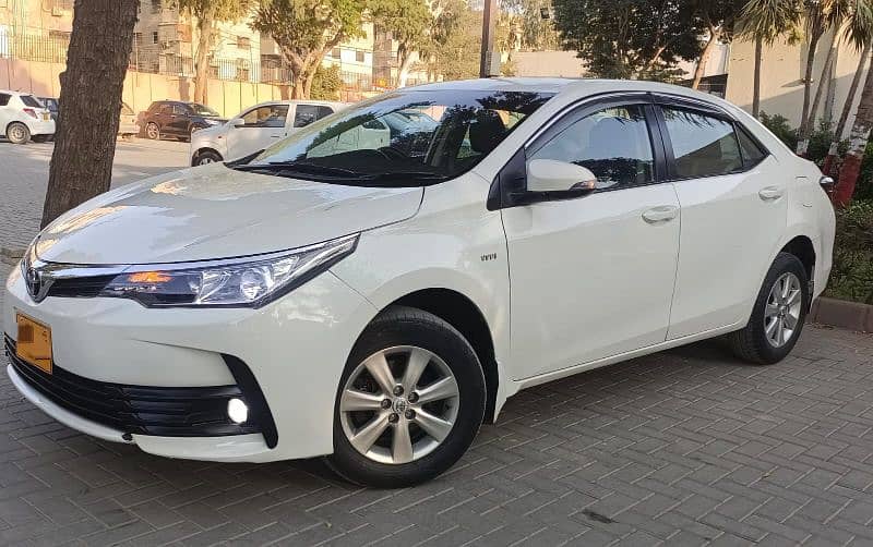 Toyota Corolla GLI 2018 Auto 1