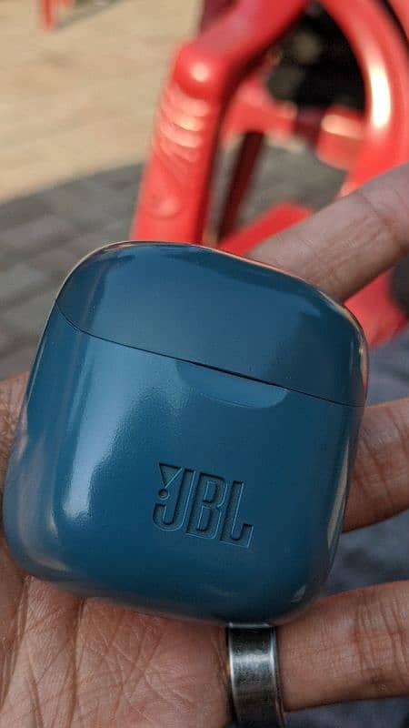 JBL tune 225 tws 0