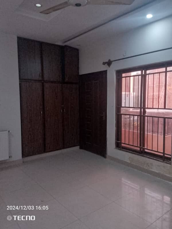 Upper portion house for rent. Location paris city e block h13. 2