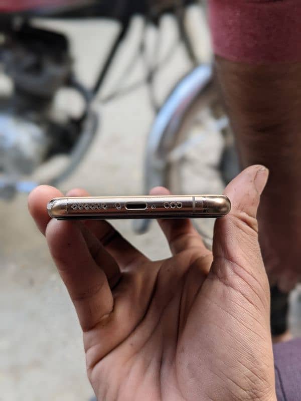 iphone 11 pro,factory lock non PTA 3