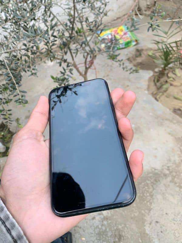 iphone XR non PTA jv battery health 82 water pak all okay. urgent sale 4