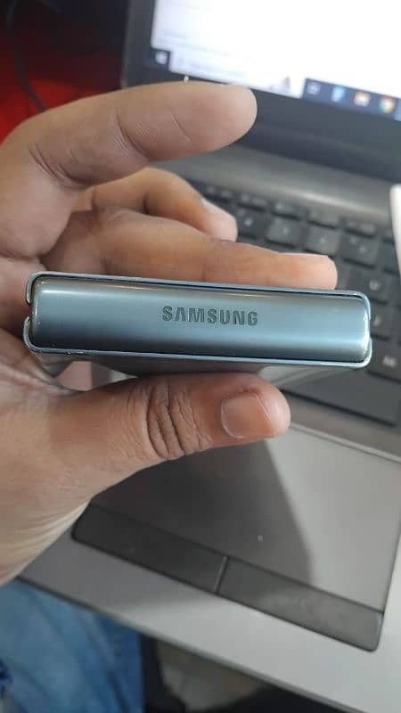 samsung Z flip3 6