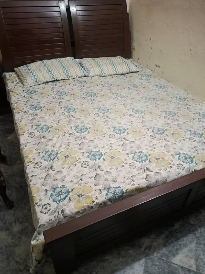 Solid Wood (Shesham) Bed Set. 0