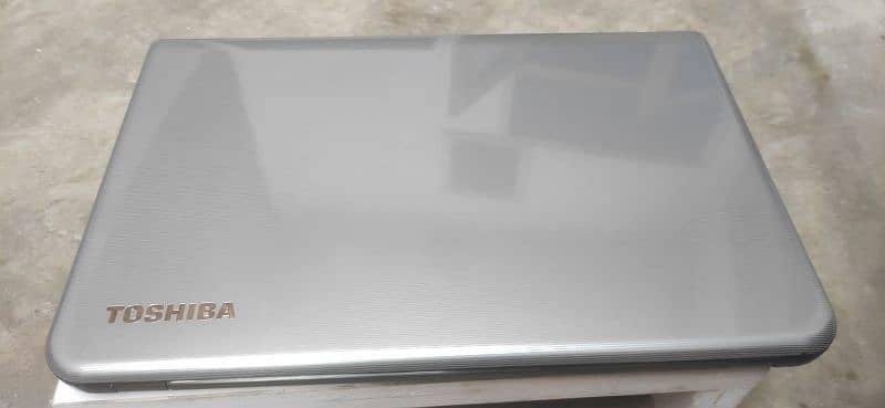 Toshiba satellite L50-A531 11