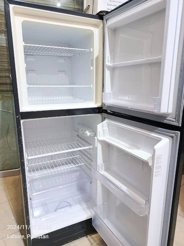 Dawlance fridge model 9150 small medium Glass Door 7