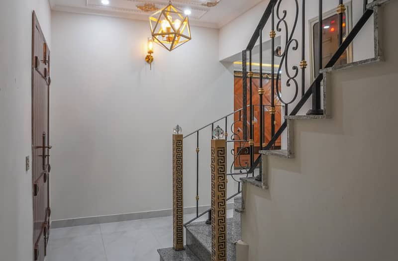 10 Marla Corner Brand New House For SALE In Wapda Town 5