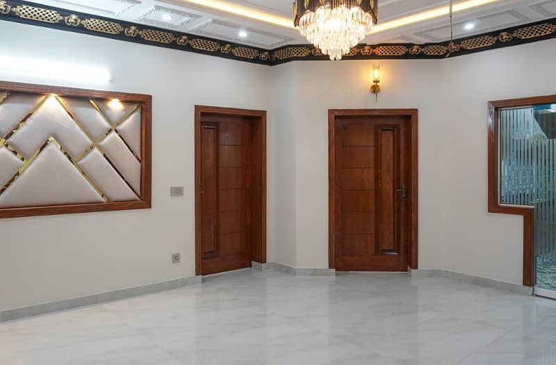 10 Marla Corner Brand New House For SALE In Wapda Town 8