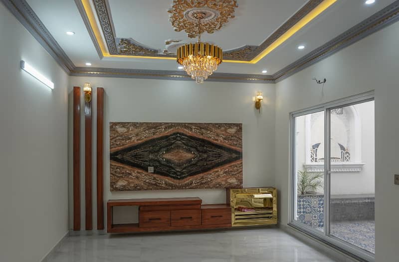 10 Marla Corner Brand New House For SALE In Wapda Town 34