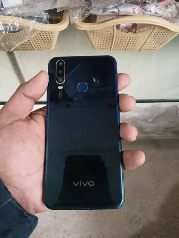 Vivo y15 4 GB ram 64 GB memory 2