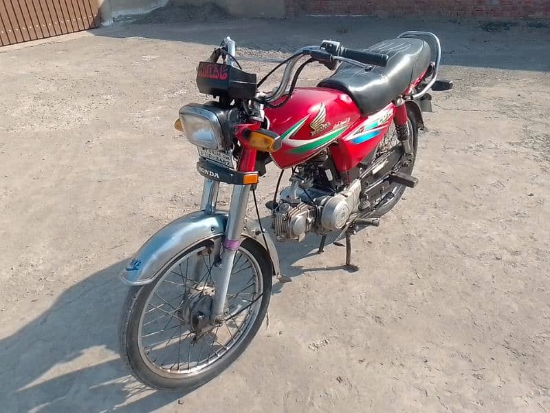 Honda CD 70 model 2015/16 03127915119 2