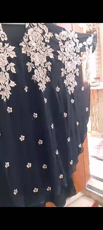 Golden embroidered abaya   almost new 1