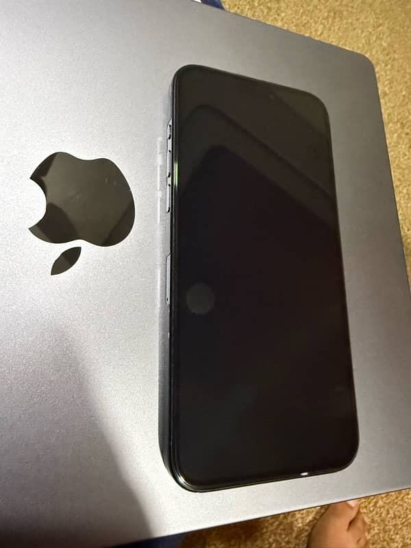 Iphone 15 pro max 2