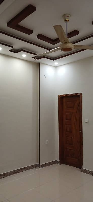 5 Marla Upper Portion For rent Available In Paragon City 8