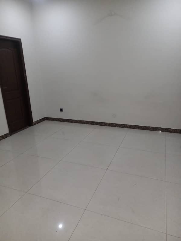 8marla lower portion for rent highcourt phase 2 college road lahore 1