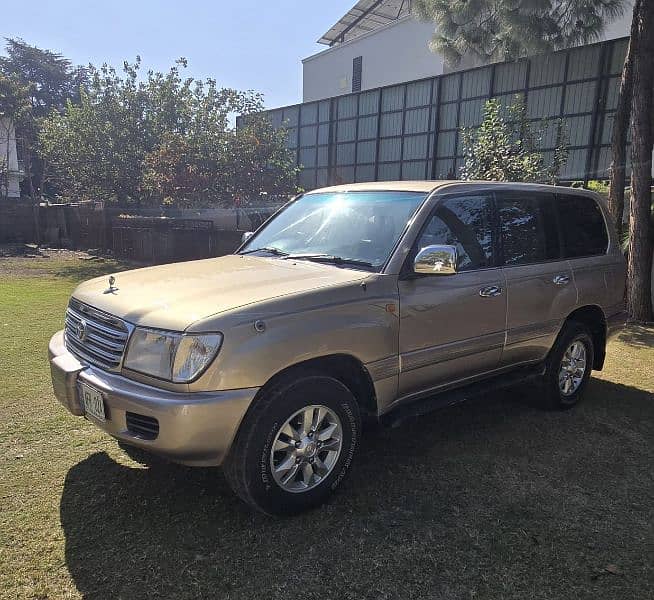 Toyota Land Cruiser 2004 model 3