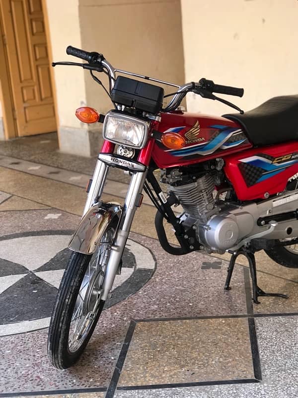 Honda 125 model 24 new condition 1