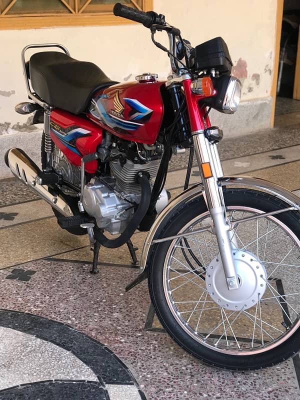 Honda 125 model 24 new condition 3