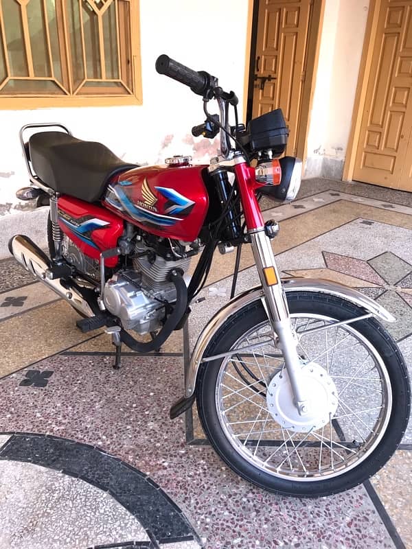 Honda 125 model 24 new condition 6