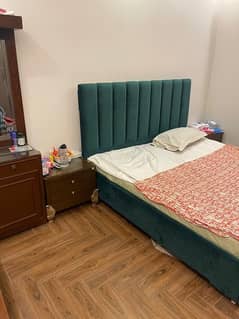 bed set urgent sell