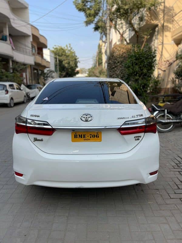 Toyota Corolla Altis 2017 3