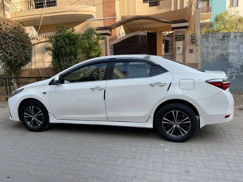 Toyota Corolla Altis 2017 6