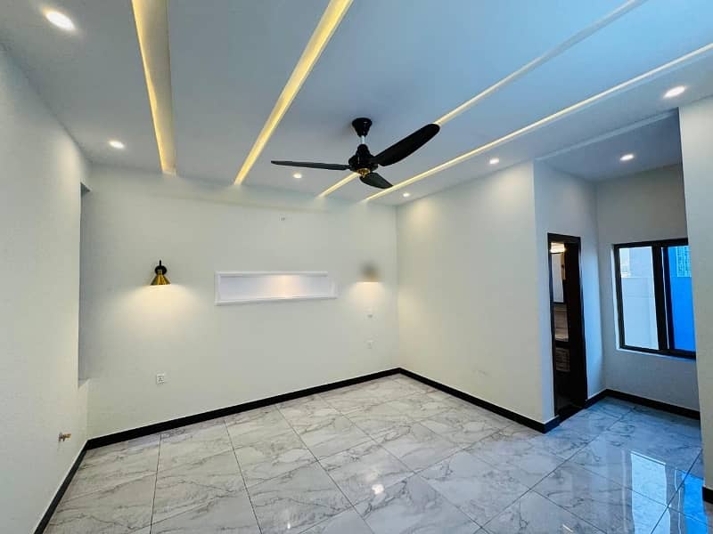 To Sale You Can Find Spacious House In Faisal Hills - Executive Block 9