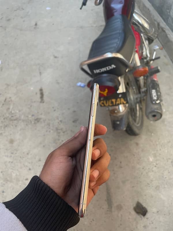 IphoneXs Max 64gb Factory unlock 0