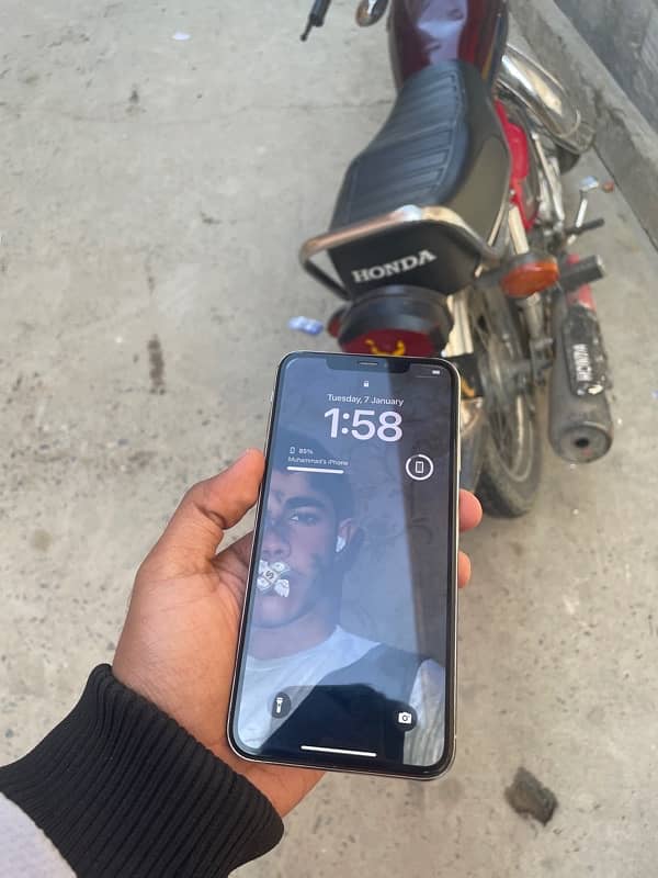 IphoneXs Max 64gb Factory unlock 3