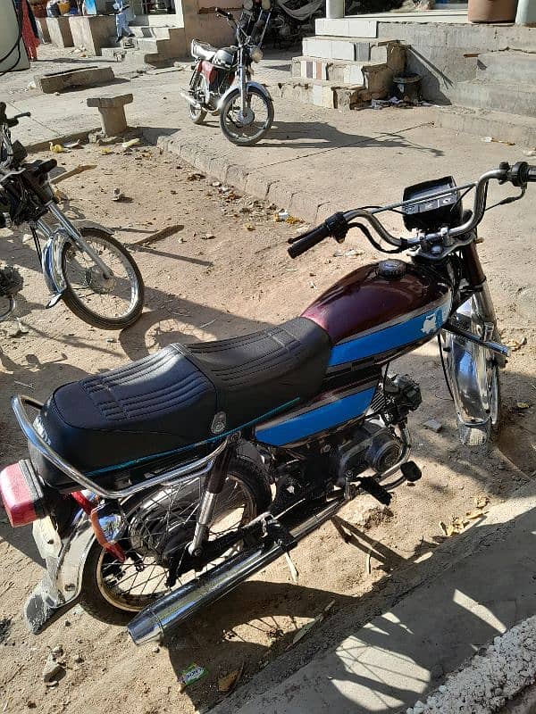 HONDA CD70 3