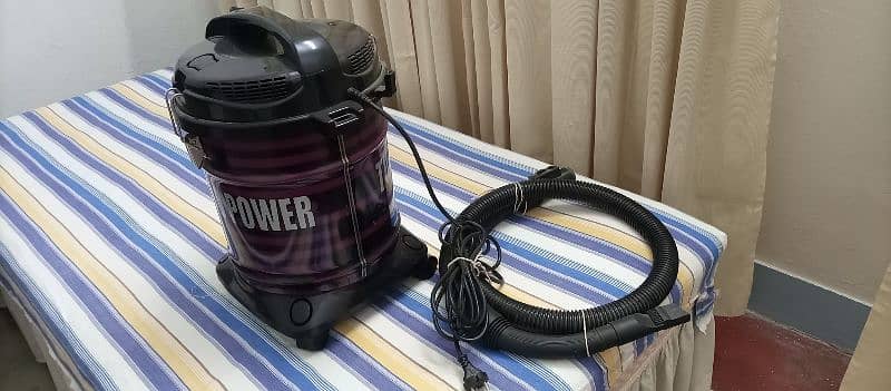 Vacuum cleaner in excellent condition 3