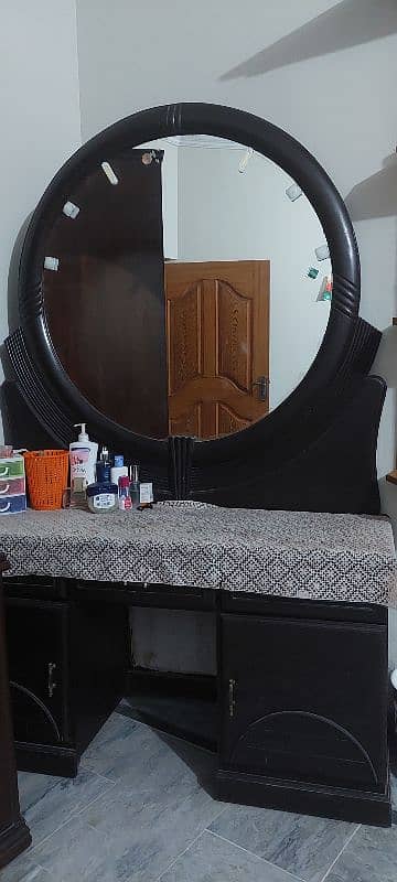 Dressing Table for sale 0