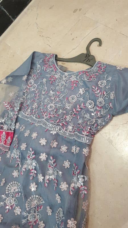 Stylish party/wedding wear grey frock for girls (size 34) 3