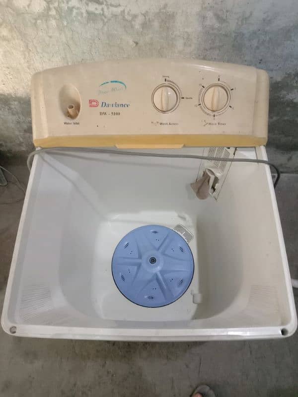 dawlance washin machine urgent for sale 03214370879 0