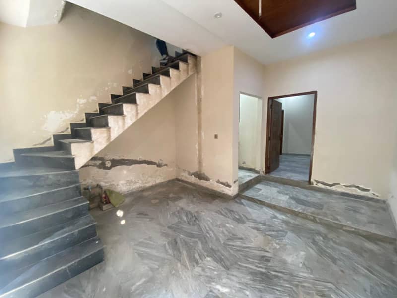 Beautiful Independent 3 Bed 2.5 Marla Full House For Rent Ali Park Near Bhatta Chowk ( Gas Available ) 11