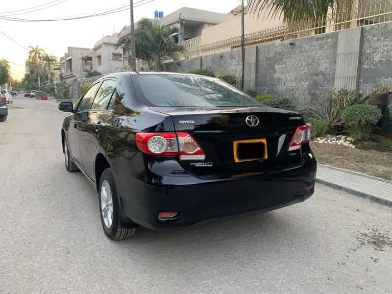 Toyota Corolla GLI model 2011 reg 2012 automatic 3