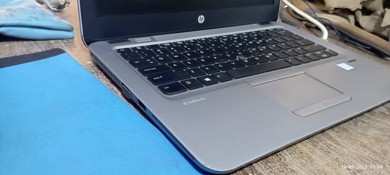 HP Elitebook 820 G3 2