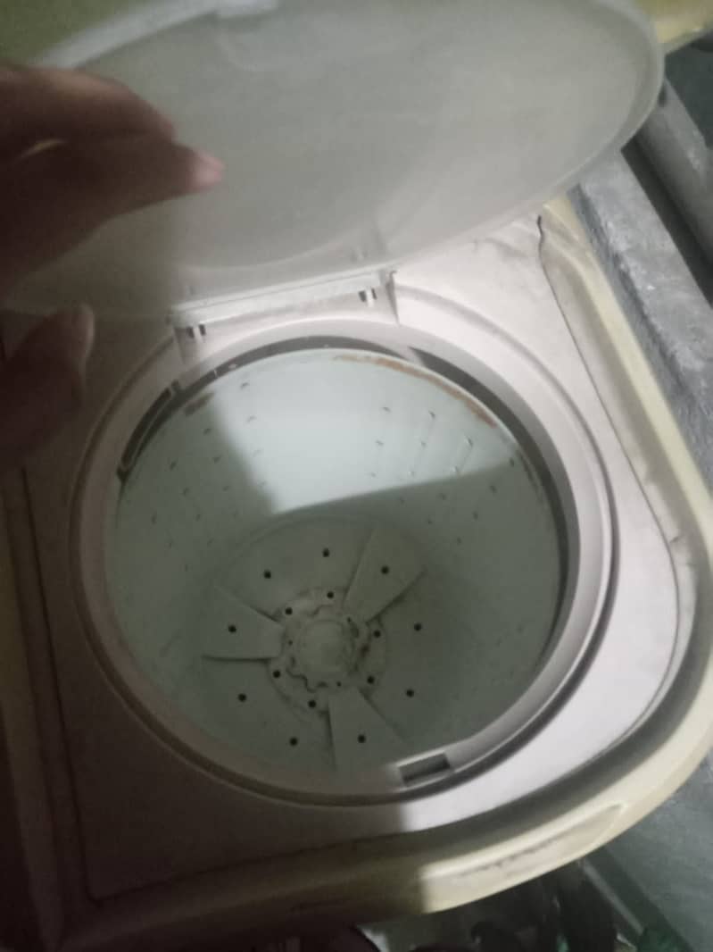 Good condition washing machine and dryer 1