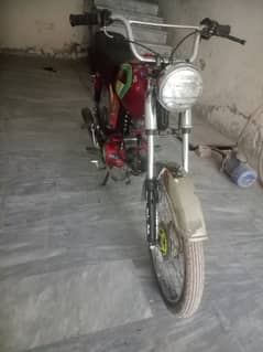 Dhoom 70cc 2012