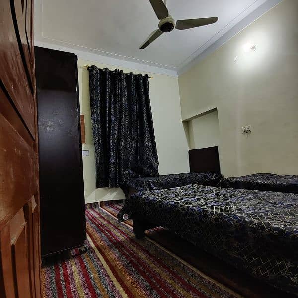 Blissful Boys And Girls  hostel Gulberg 11