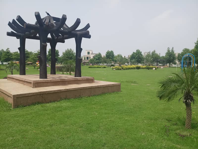 5 Marla Facing park plot for sale in bahria town lahore 0