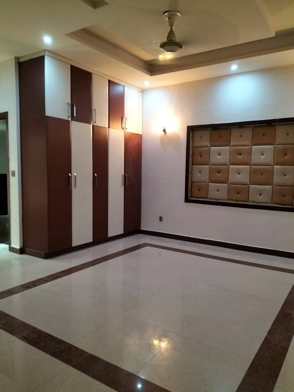 1 KANAL NEW LIKE HOUSE FOR RENT 13